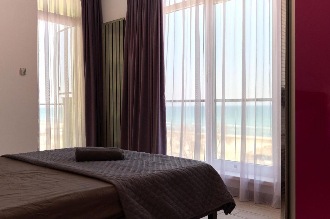 Glamour Red Apartment 22 In Spa Pool Resort ママイア エクステリア 写真