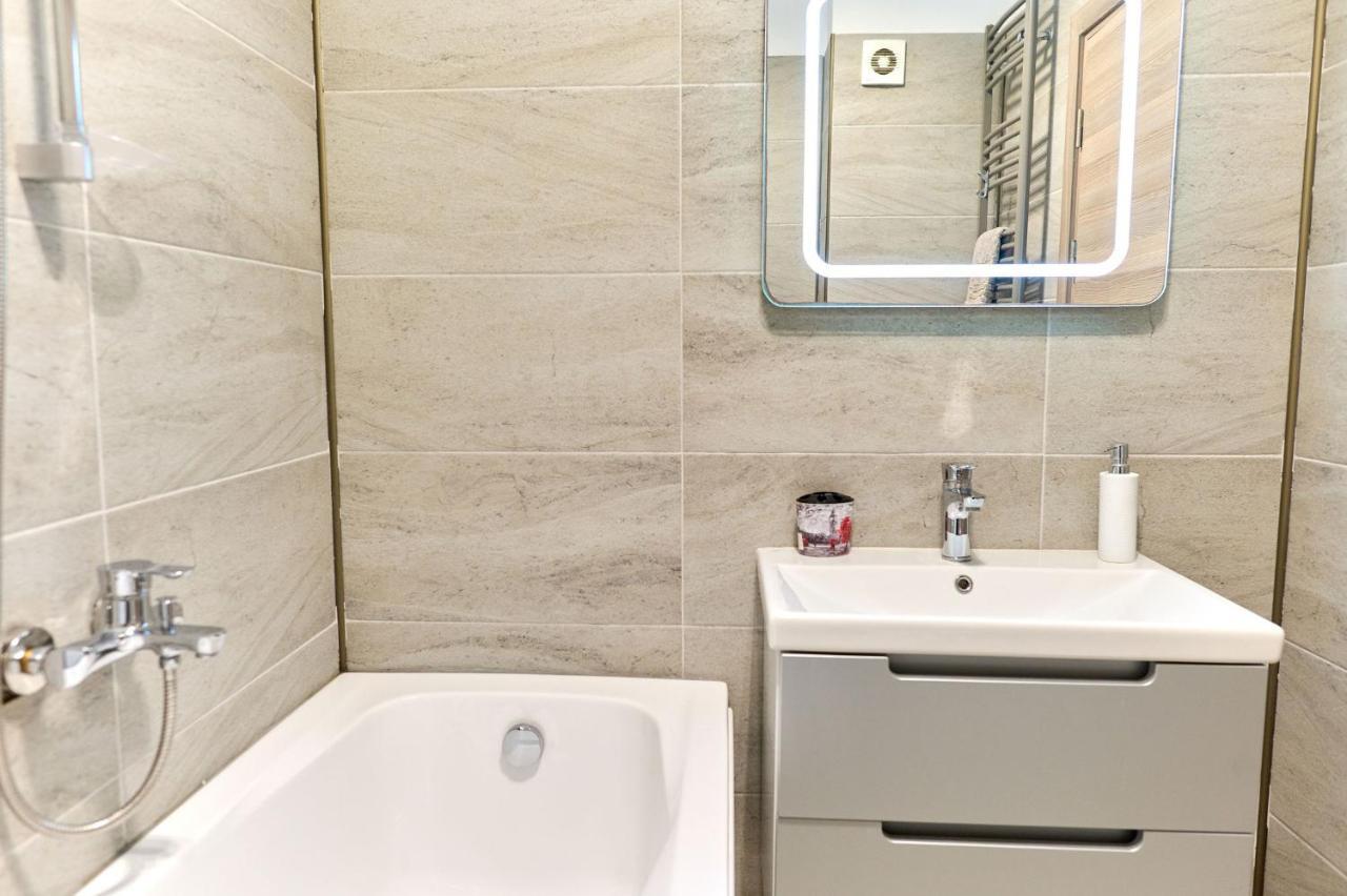 Glamour Red Apartment 22 In Spa Pool Resort ママイア エクステリア 写真